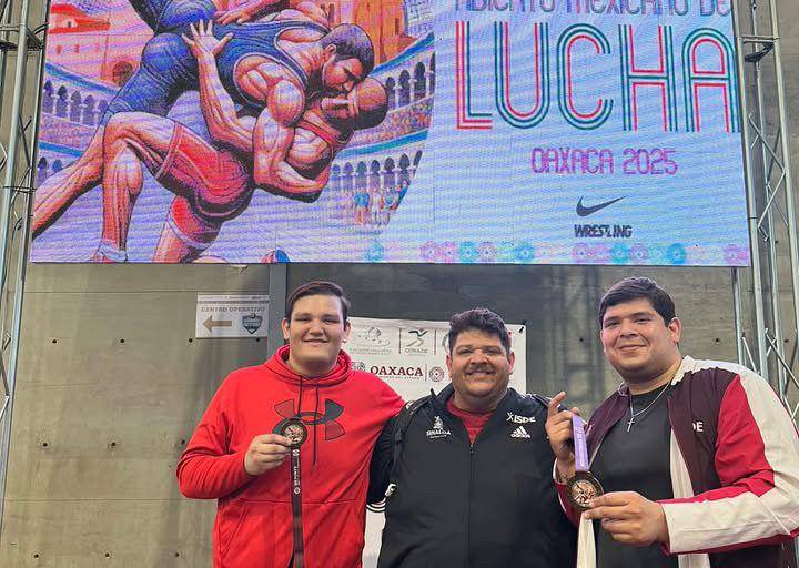 Primos de Navolato ganan oro en el Abierto Mexicano de Luchas