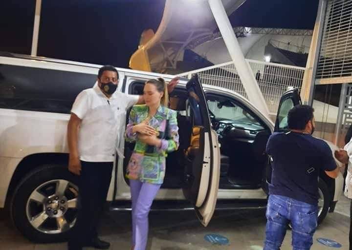 Belinda acompaña a Christian Nodal en su concierto en Mazatlán