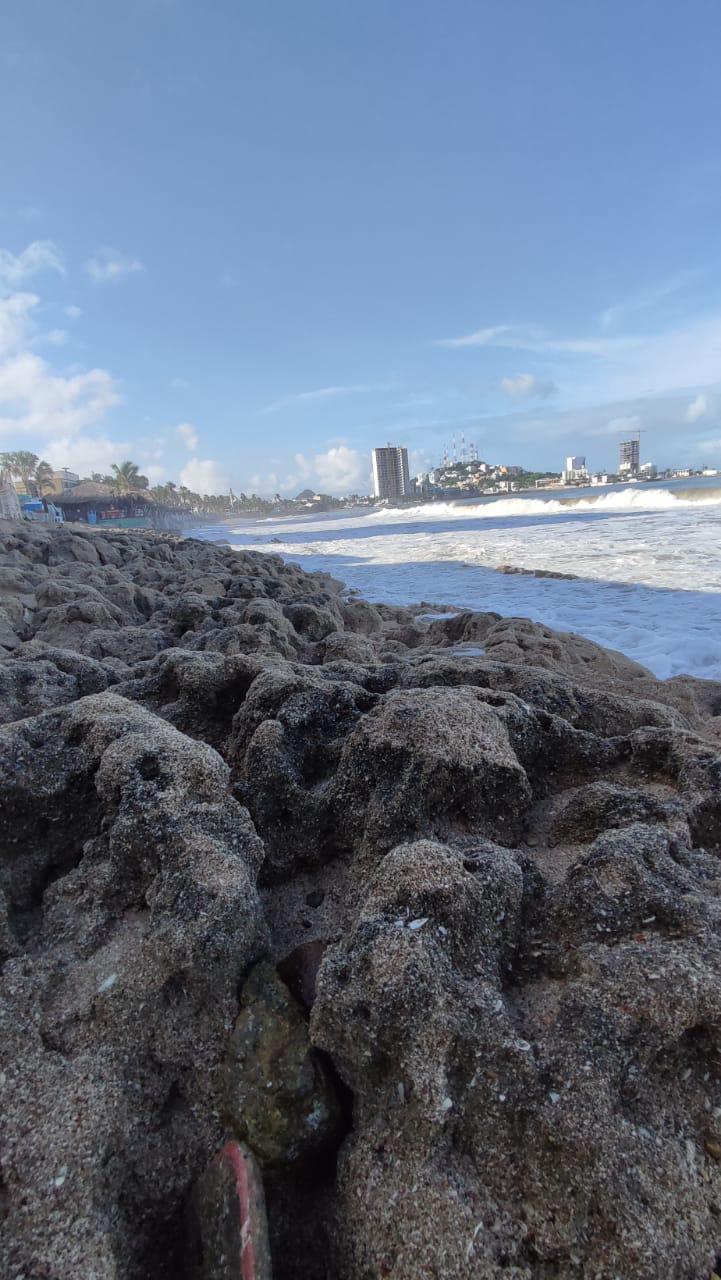 $!Dejan efectos de ‘Javier’ erosión de playas en Mazatlán