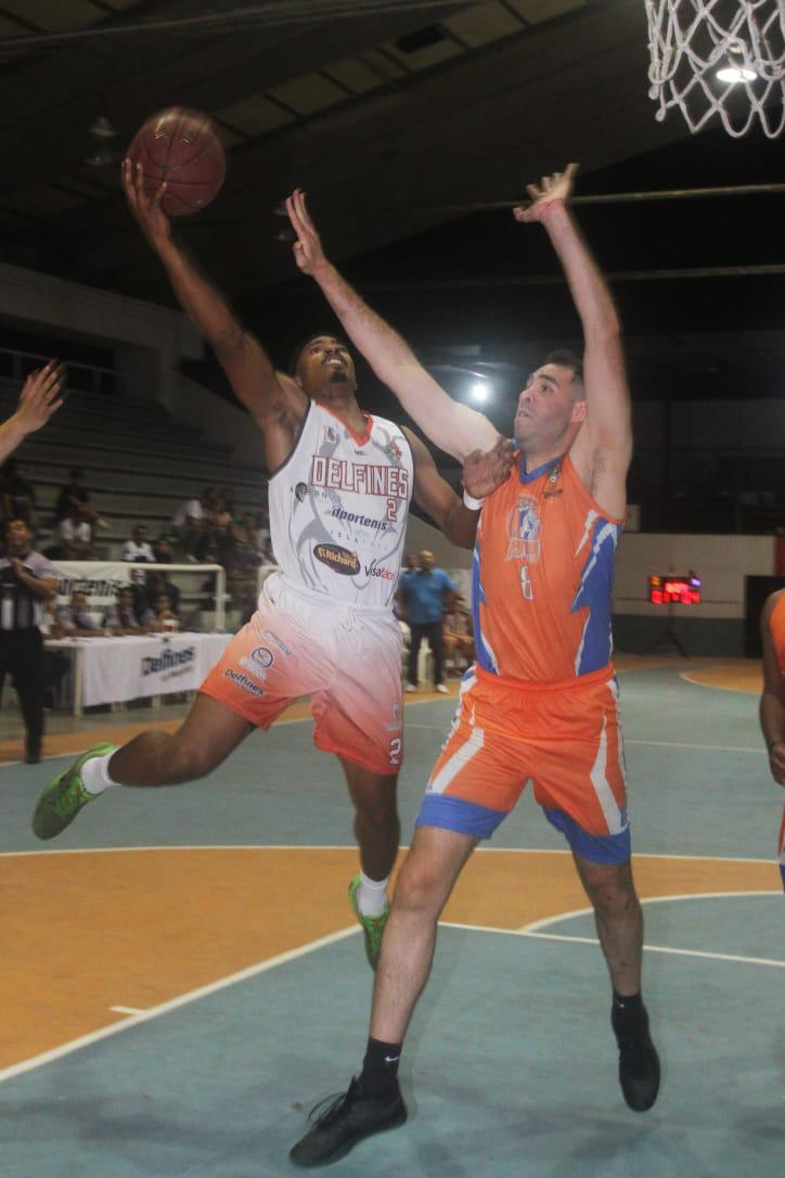 $!Delfines de Mazatlán pega primero a Potros de Casas Grandes Chihuahua en la final de regiones del Cibapac