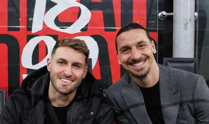Santiago Giménez y Zlatan Ibrahimovic.