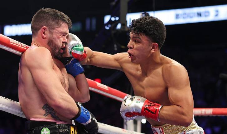 Jaime Munguía se mostró demoledor ante John Ryder.