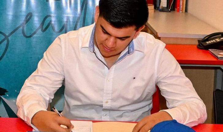 Máximo Rodríguez estampa su firma con Marineros de Seattle.