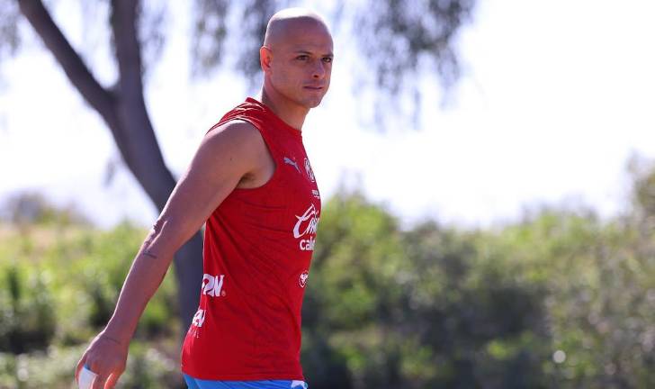 Chicharito Hernández rompe el silencio tras la sanción por violencia mediática y promover estereotipos sexistas.