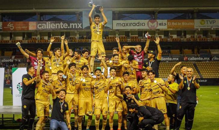 Dorados se coronó ante Cimarrones en la pasada campaña.