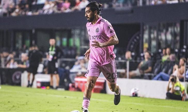 Rodolfo Pizarro se unirá a las filas del AEK de Atenas.