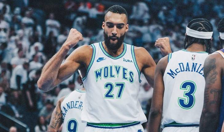 Rudy Gobert aportó 14 puntos y 16 rebotes para la causa ganadora de los Timberwolves.