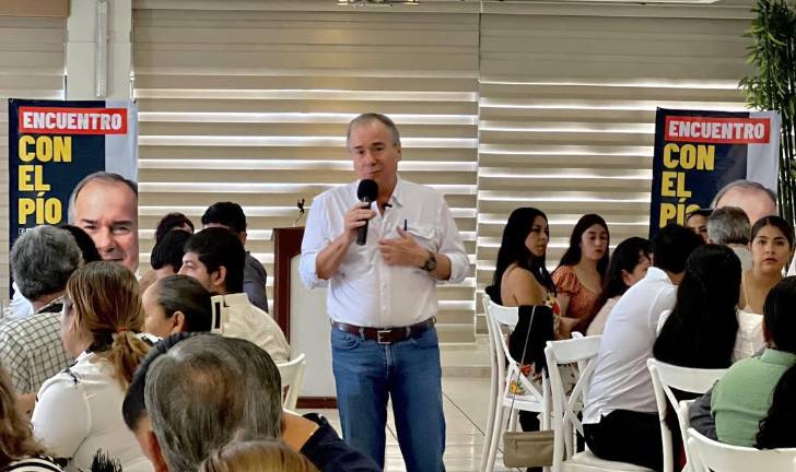 Sergio Esquer Peiro, “Pío”, se reúne con diferentes líderes de Mazatlán para hablar de sus aspiraciones.