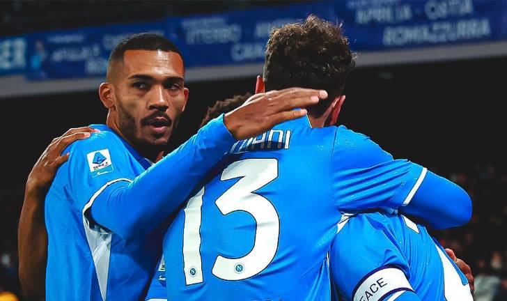 Napoli mantiene distancia con el Inter.