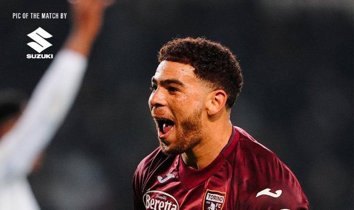 Che Adams marca dos goles.