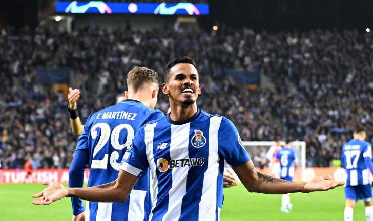 Porto saca triunfo por la mínima ante el Arsenal.