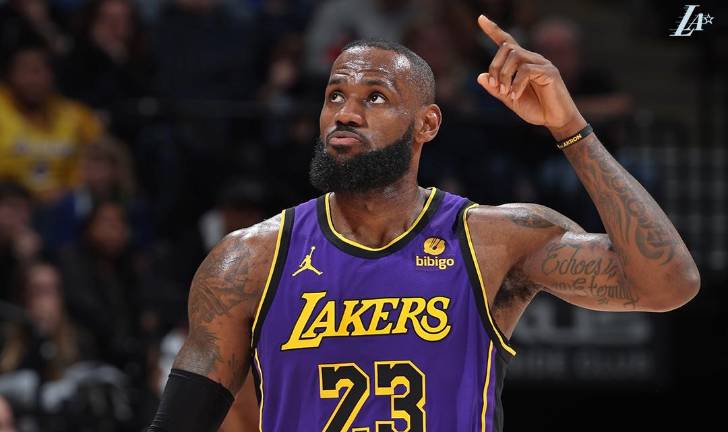 LeBron James vuelve a entrenar.