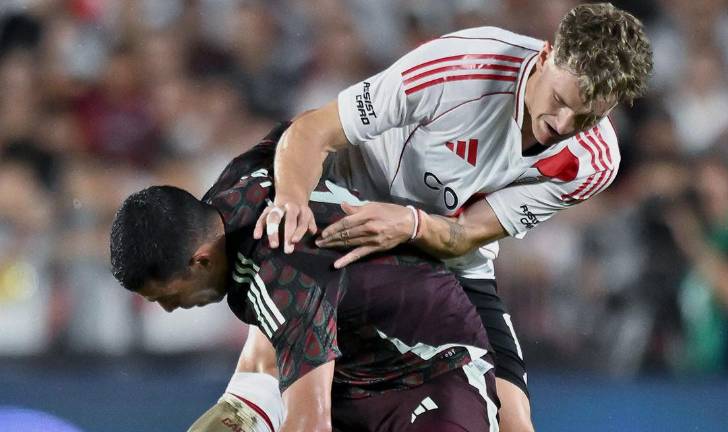 La Selección Mexicana tuvo una noche difícil ante River .