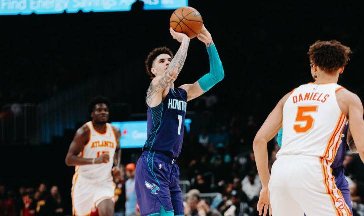 LaMelo Ball es multado con 100 mil dólares.