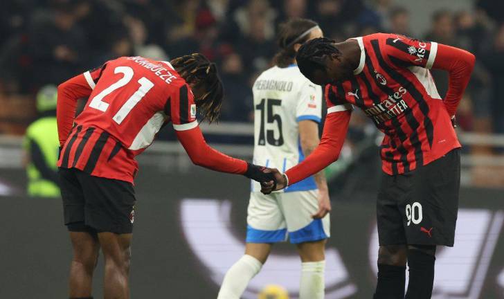 Samuel Chukwueze y Tammy Abraham marcaron en la goleada del AC Milan.