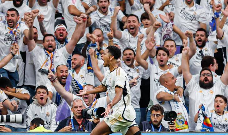 Jude Bellingham marca sobre la hora para darle el triunfo al Real Madrid.