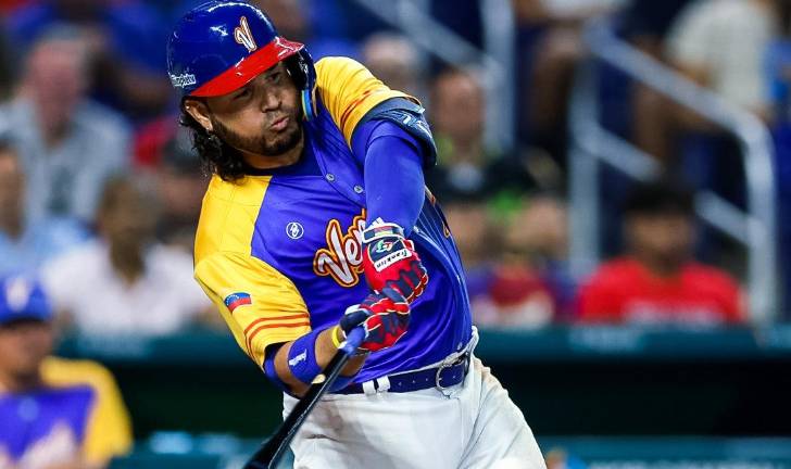 Eugenio Suárez dio importante aporte ofensivo para Venezuela.