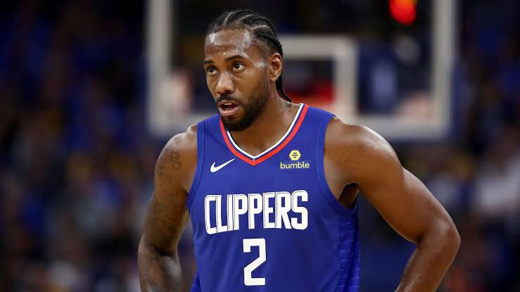 Clippers descartan a Kawhi Leonard para Juego 2 ante Suns