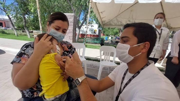 Cambio de hábitos y vacunación reducen riesgo de complicaciones por influenza, señalan especialistas
