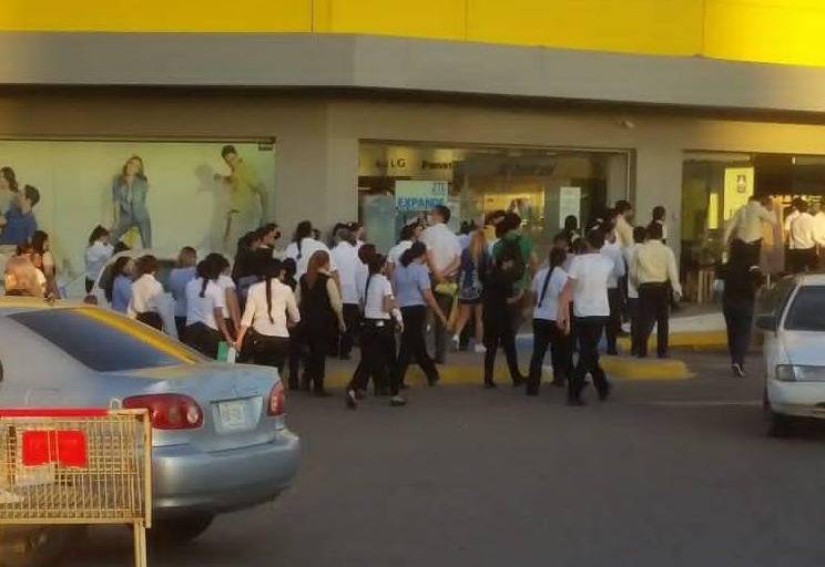 Asaltan sucursal bancaria de conocida tienda departamental en Culiacán
