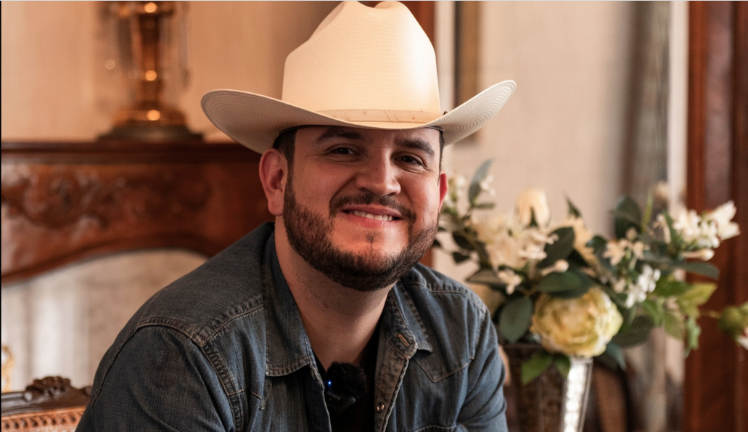 Edén Muñoz complace a sus fans con su nuevo sencillo Vuela tú.