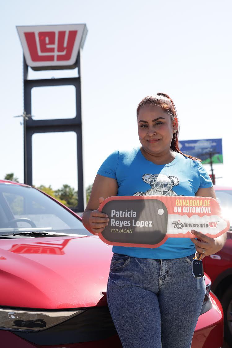 $!Patricia Reyes López, la segunda ganadora de un auto en Culiacán.