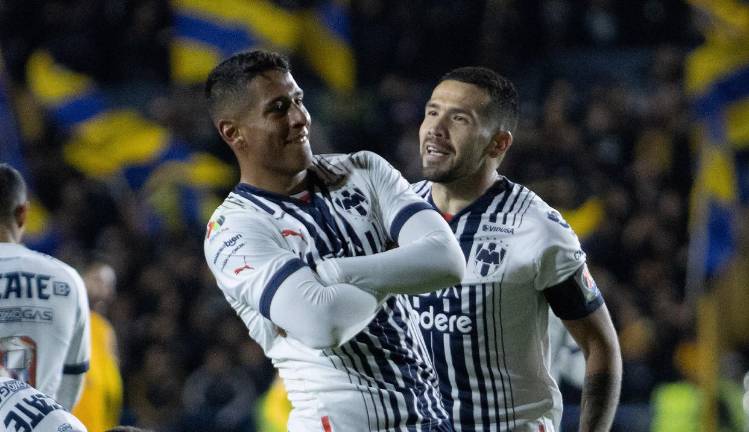 El sinaloense Luis Romo celebra su gol.