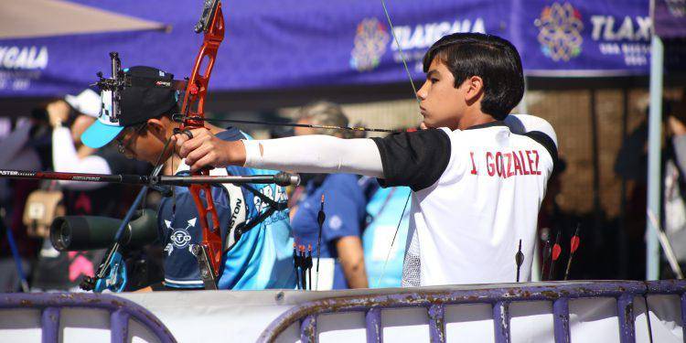 Iván Alfonso González Lizárraga se cuelga tres medallas.