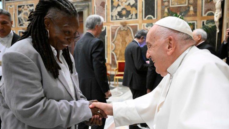 $!Con Whoopi Goldberg .