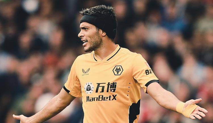 Raúl Jiménez tiene acción tras recuperarse de su lesión.