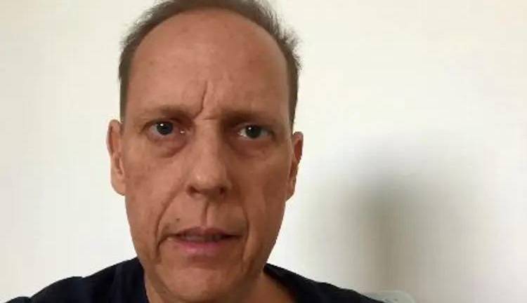 Paco Villa informa que padece cáncer.