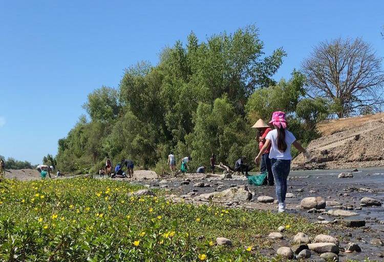 Extraen más de 200 kilos de basura del Río Presidio en Villa Unión