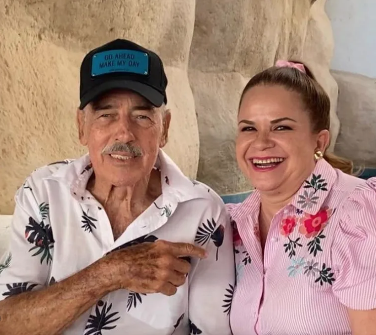 $!Su esposa Margarita recibirá un 20 por ciento de la herencia.