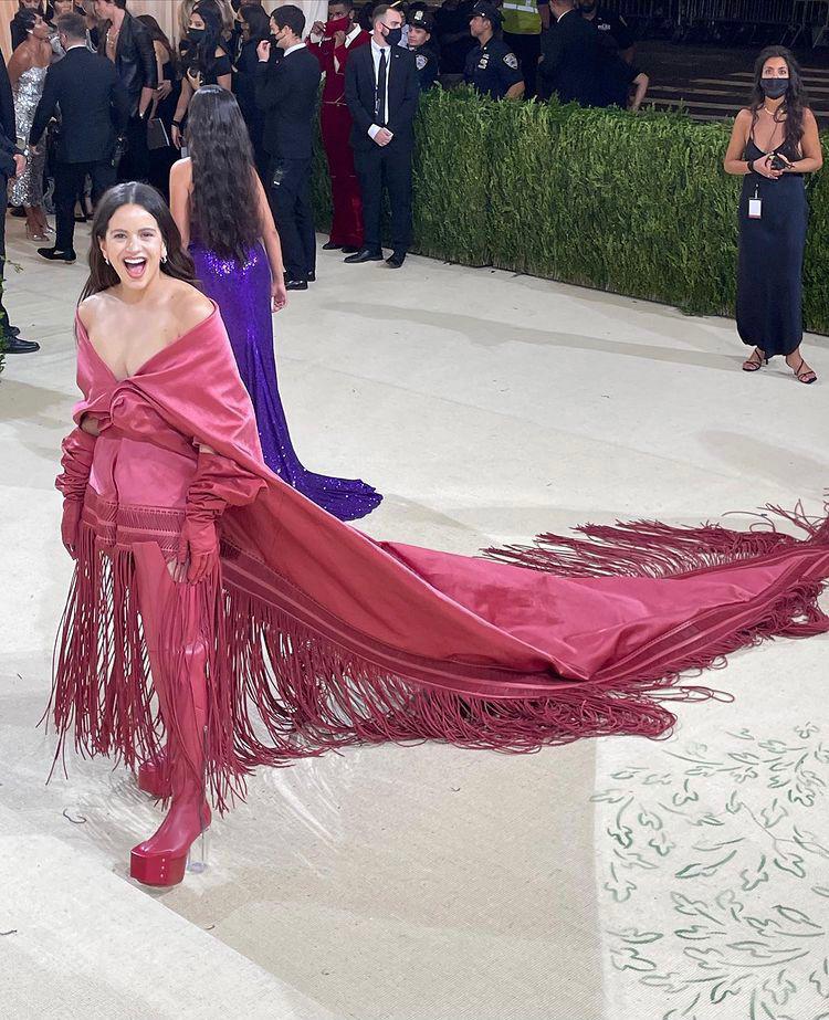 $!México se hace presente con Eiza González en la MET Gala en Nueva York