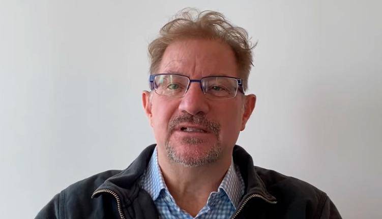 El ex diplomático y académico Andrés Roemer, acusado de violación, podría ser extraditado a México al perder en Israel un recurso jurídico.