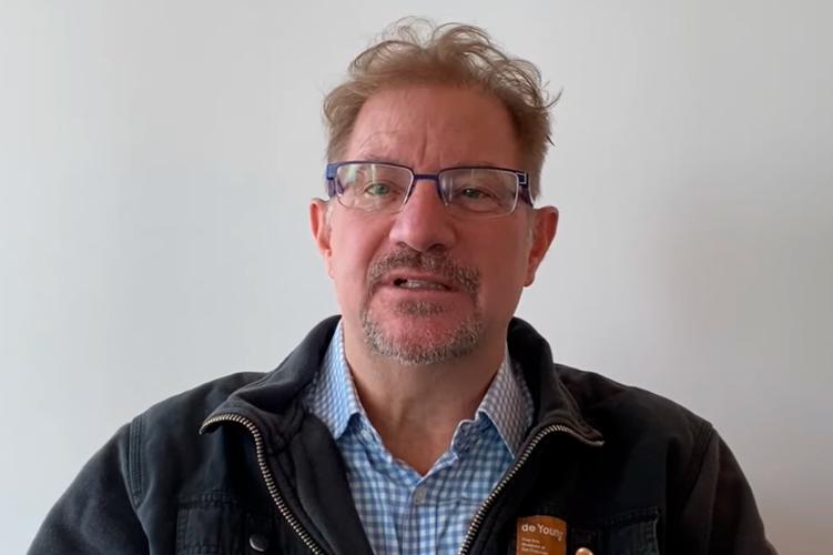 Andrés Roemer sale de la cárcel en Israel