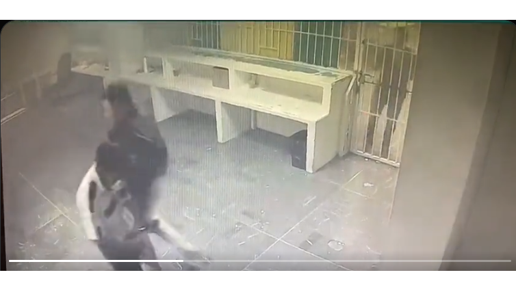 El video del incendio en Migración de Ciudad Juárez, Chihuahua, fue filtrado.