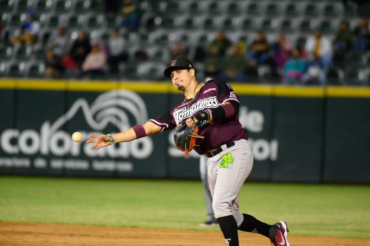 $!Tomateros de Culiacán se queda con la serie en Los Mochis