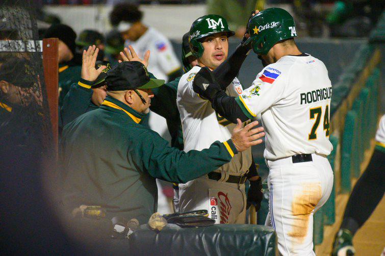 $!Cañeros gana en 11 entradas a Sultanes