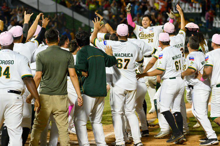 $!Venados de Mazatlán queda tendido y pierde su primera serie