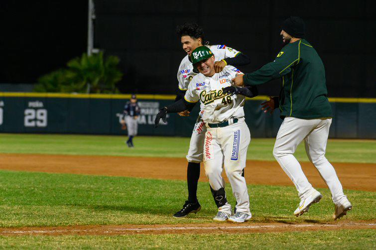 Cañeros gana en 11 entradas a Sultanes