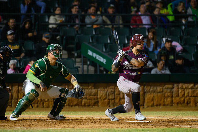 $!Tomateros de Culiacán se queda con la serie en Los Mochis