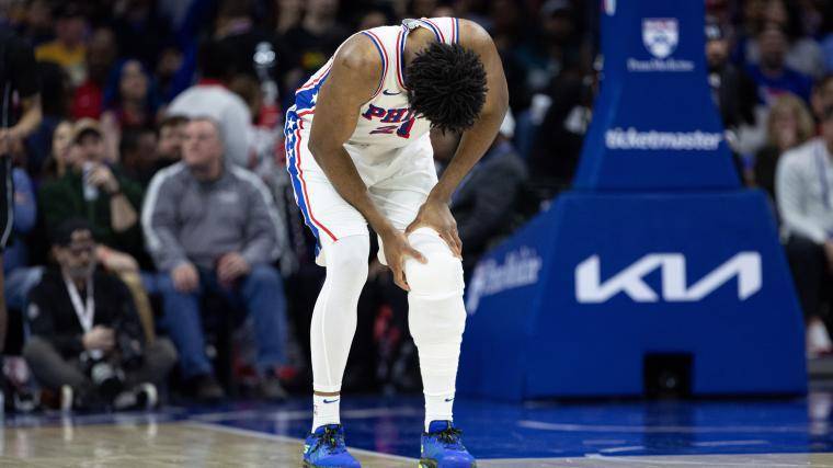 A Joel Embiid se le acaba la campaña.