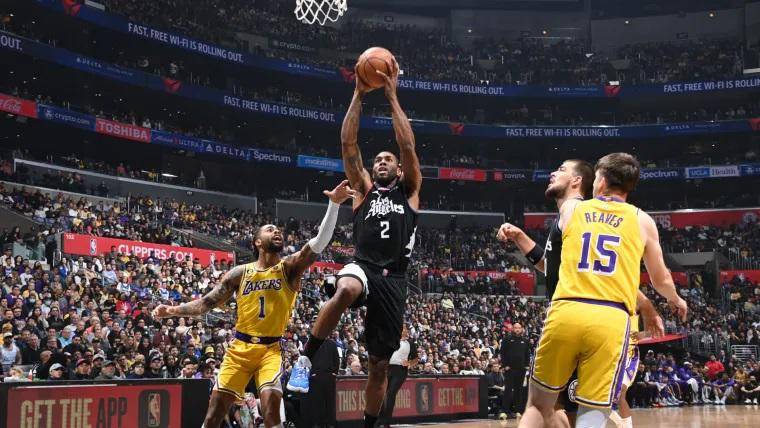 Clippers vence a Lakers.