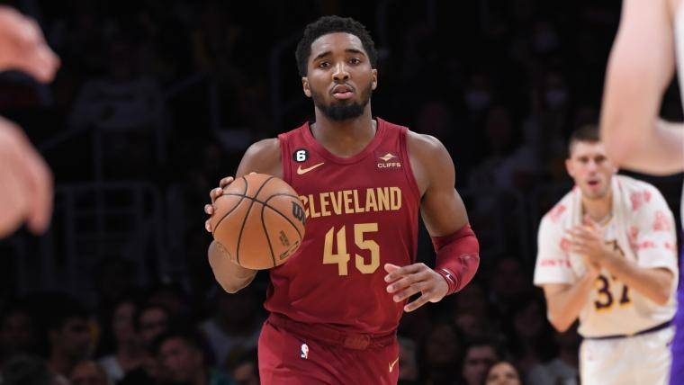 Donovan Mitchell anotó 33 puntos.