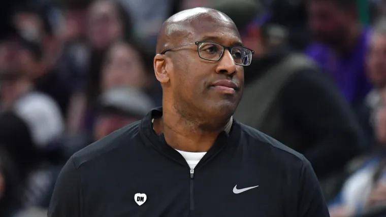 Mike Brown llega a Nueva York.