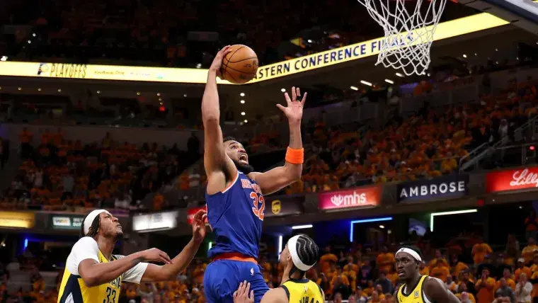 Knicks remonta en la casa de Pacers y sigue de pie gracias a Towns
