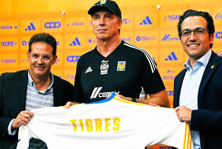 Robert Dante Siboldi firma como nuevo entrenador de los Tigres UANL