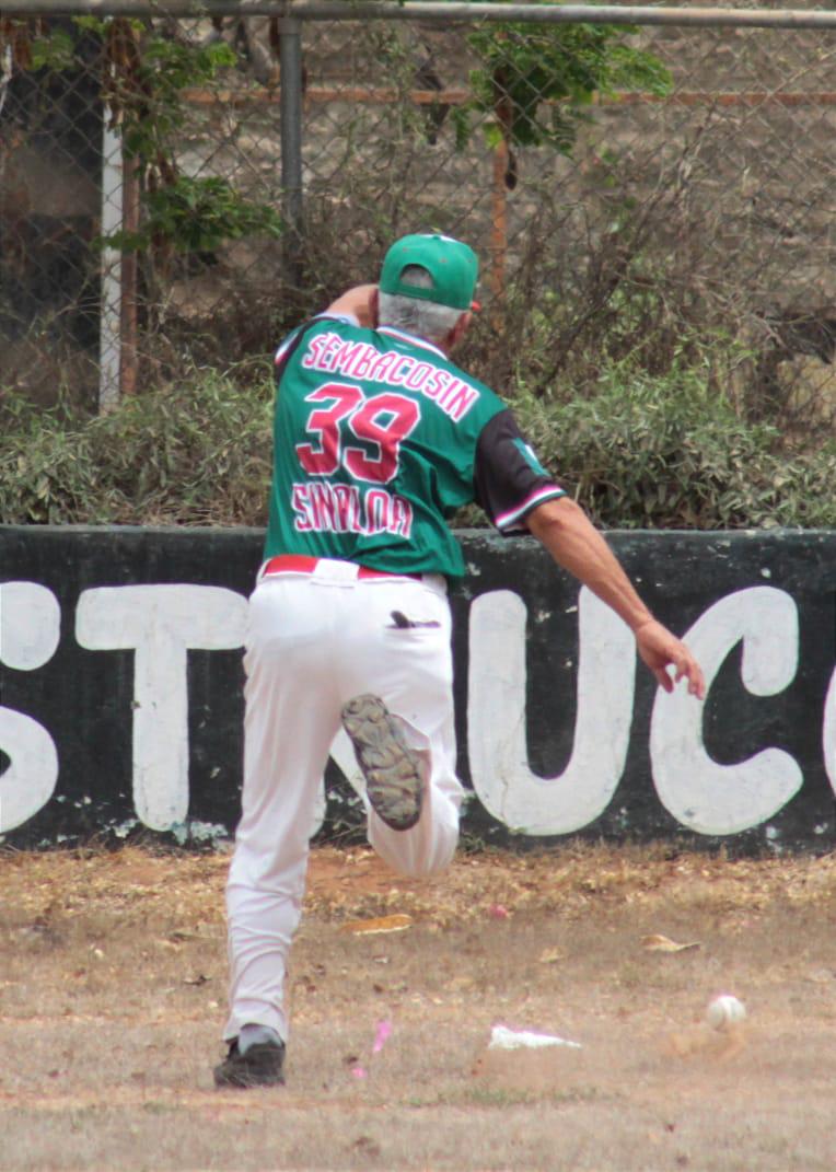 $!Águilas de Culiacán avanza a las semifinales del Nacional de Beisbol 60 y Más 2022