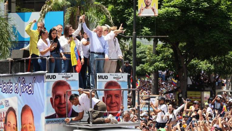 Manifestación de la oposición en avenidas principales de la capital de Venezuela.